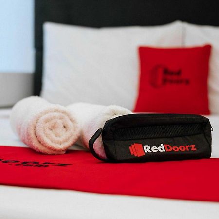 Reddoorz Near Mojokerto Train Station Hotel Buitenkant foto