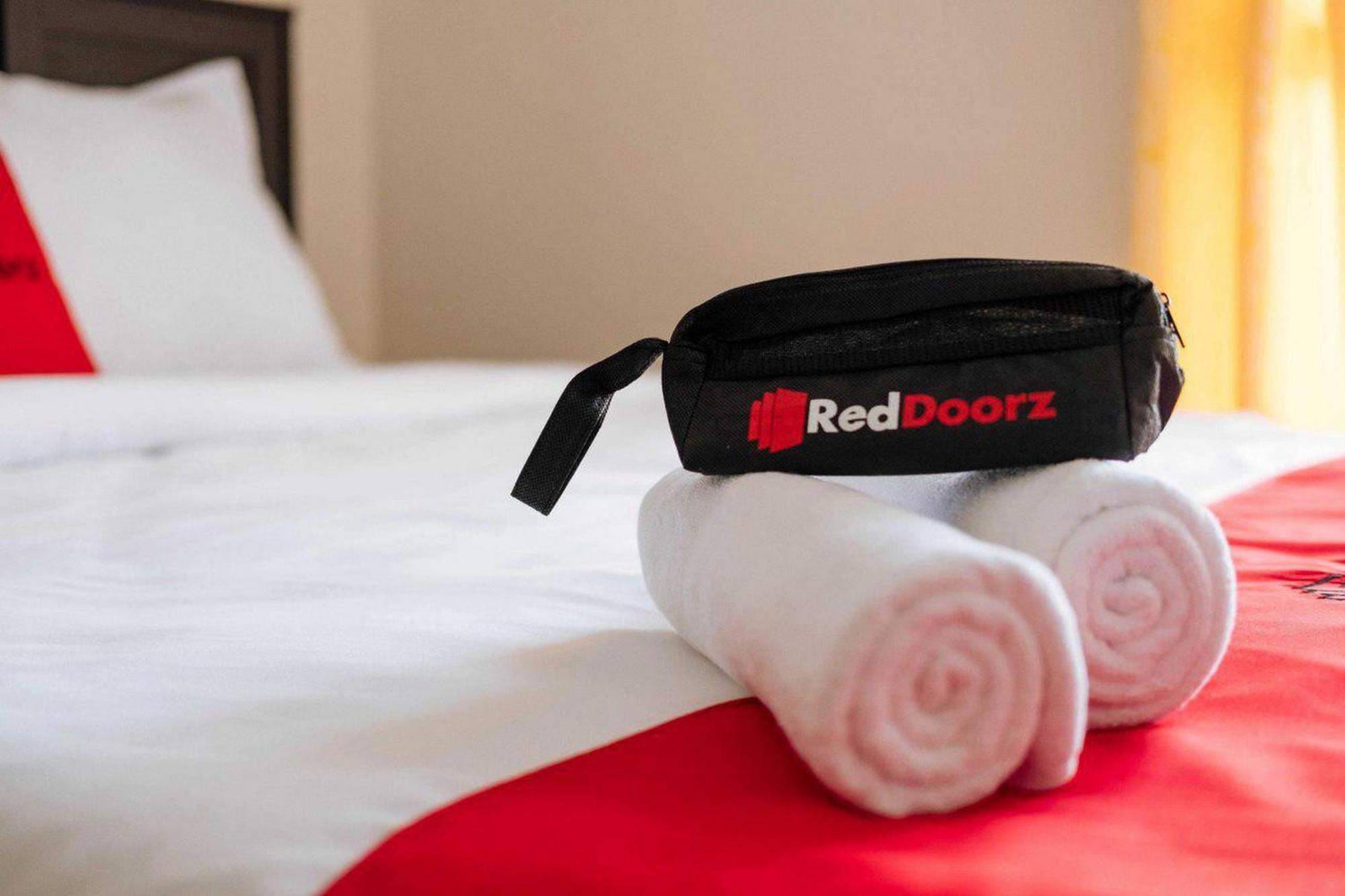 Reddoorz Near Mojokerto Train Station Hotel Buitenkant foto