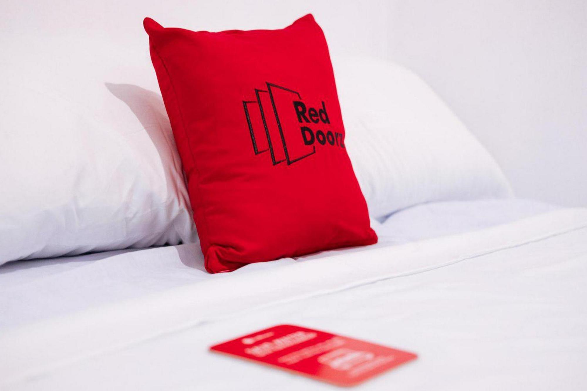 Reddoorz Near Mojokerto Train Station Hotel Buitenkant foto